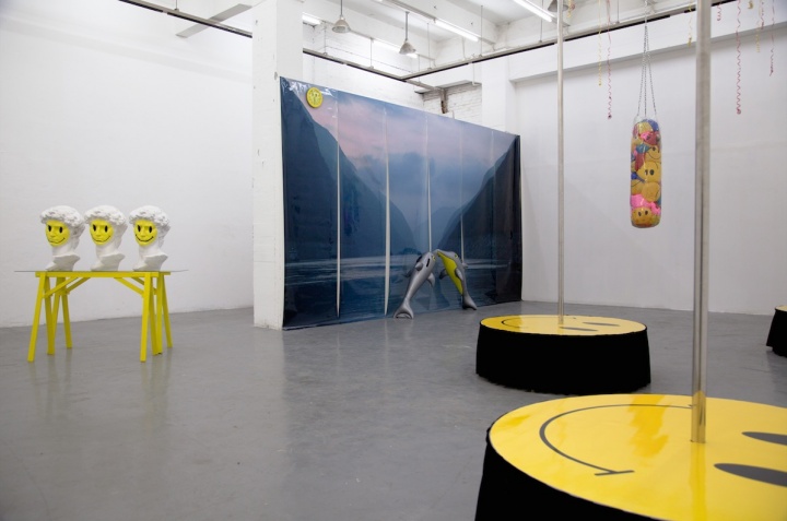 “三大威胁 第一集:金皇宫” Tommy Ting(加拿大)驻留个展 2013年7月27日 “三大威胁 第一集:金皇宫” Tommy Ting(加拿大)驻留个展 2013年7月27日
