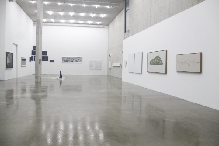 圣点空间在新空间的开幕展呈现了多重的艺术形式,展示着这个新空间的多种可能性
圣点空间在新空间的开幕展呈现了多重的艺术形式,展示着这个新空间的多种可能性
