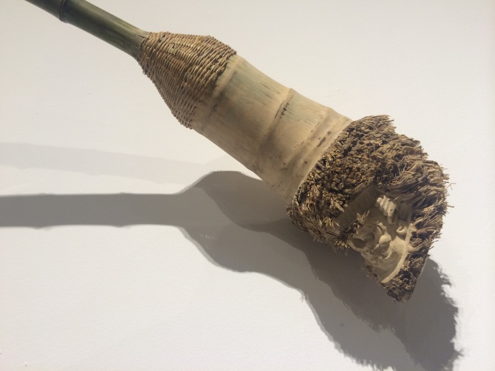竹子的根做成的渔翁
竹子的根做成的渔翁
