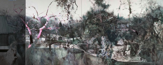 《惊梦》 180×440cm 布面油画 2014年
《惊梦》 180×440cm 布面油画 2014年