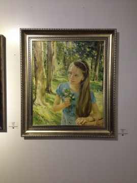 克里夫恰妮娜•安东尼娜•根纳季耶夫娜 《拿着草莓的女孩》  布面油画  60X70cm  2012 
