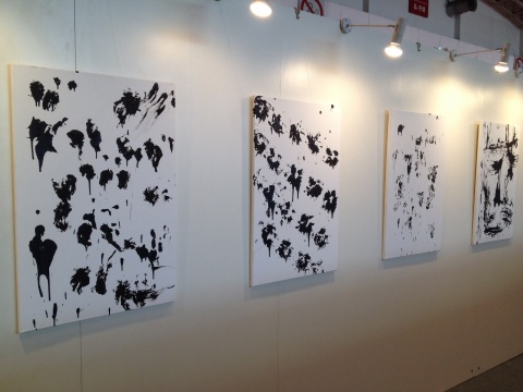”地平线:传统成为可能“板块中卢征远的作品《无题》
”地平线:传统成为可能“板块中卢征远的作品《无题》