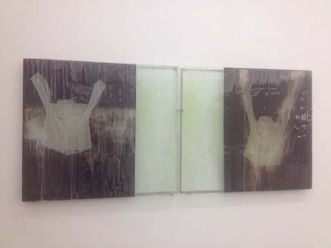 我童年的衬衣 玻璃 (h80x90cm) x2 2012
我童年的衬衣 玻璃 (h80x90cm) x2 2012