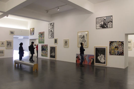中间美术馆一层展厅中部 中间美术馆一层展厅中部