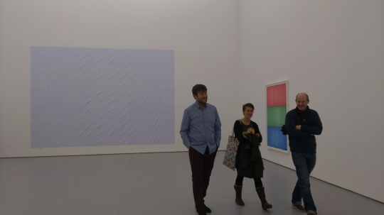 展览现场,左一为艺术家
展览现场,左一为艺术家