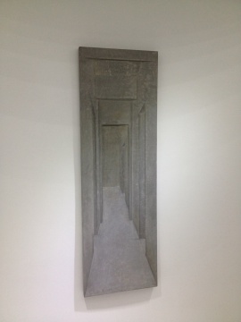 蔡磊的《毛坯房之七/楼梯》在水泥材质中营造了透视感
