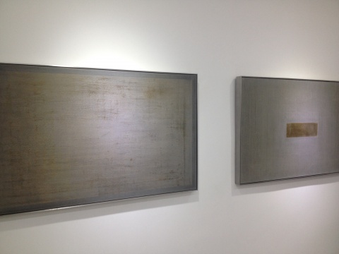 杨铭的作品《最初的动机》、《最后的仪式》在材质和边框的搭配上十分出色
