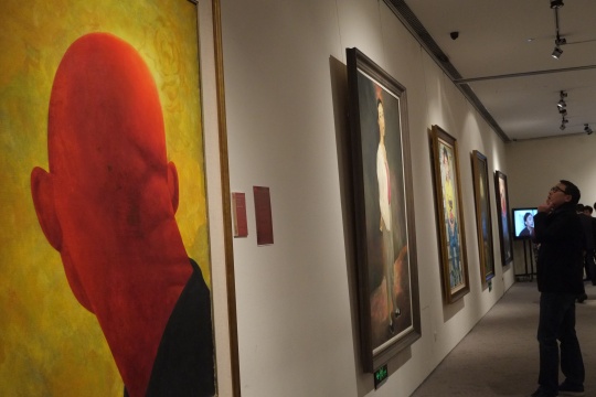 藏家唐炬细细端详了一番 毛焰作品《古典女子》