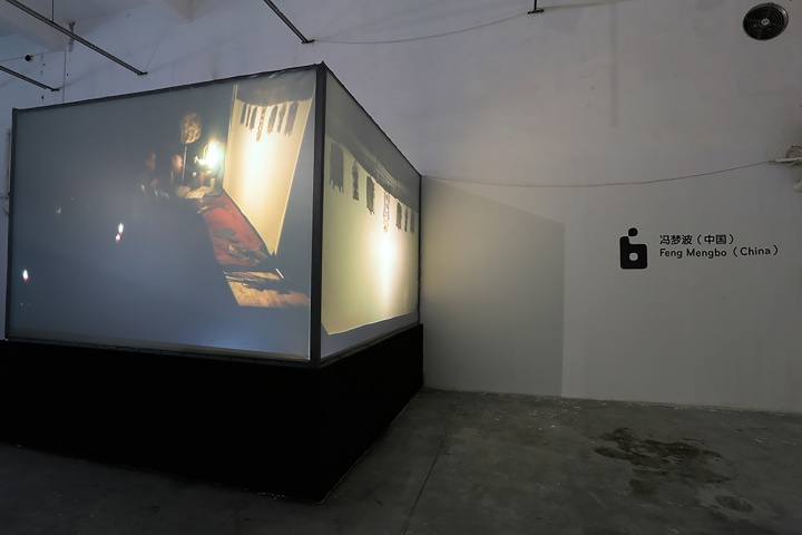 冯梦波2007年创作的作品《皮里春秋》曾在奥地利格拉茨美术馆展出 对于动画的鼻祖——皮影戏无疑在回应着历史的主题
