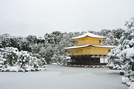 金阁寺雪景
