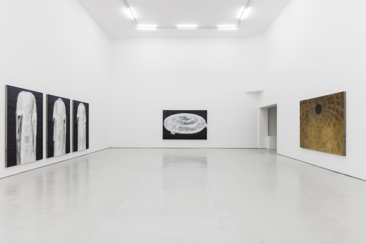 2014年6月,石至莹“ 和尘同光”,个展现场
2014年6月,石至莹“ 和尘同光”,个展现场
