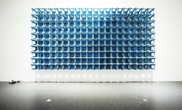 “首届中国国际装置艺术学术论坛暨马得作品展”中马得作品《铸塑凳》
“首届中国国际装置艺术学术论坛暨马得作品展”中马得作品《铸塑凳》