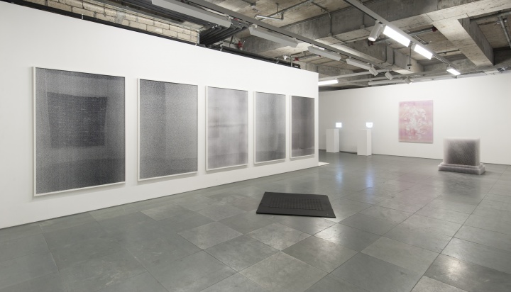 “隐形之光”展览现场
“隐形之光”展览现场