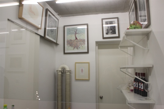 橱窗主要以展示为主,作品销售在电商的公众微信
橱窗主要以展示为主,作品销售在电商的公众微信