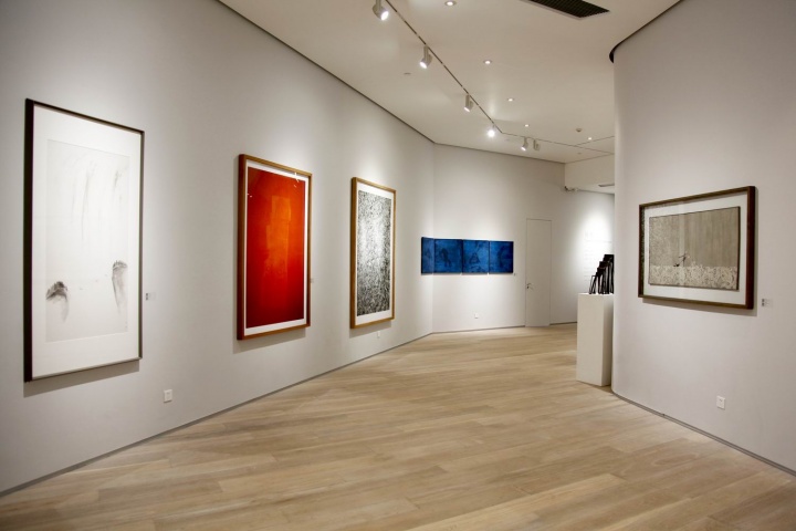 2014年在望京SOHO开设MEBOSPACE美博空间,开幕展以“换景”为题
2014年在望京SOHO开设MEBOSPACE美博空间,开幕展以“换景”为题