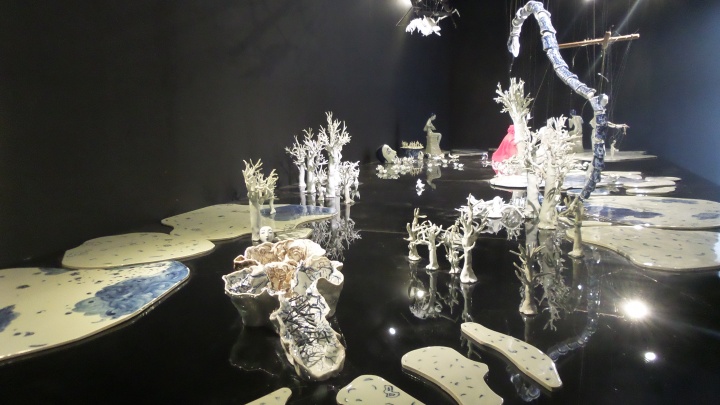 柳淳风策划的“观海中——2014釜山双年展亚洲特别策划展”现场
柳淳风策划的“观海中——2014釜山双年展亚洲特别策划展”现场