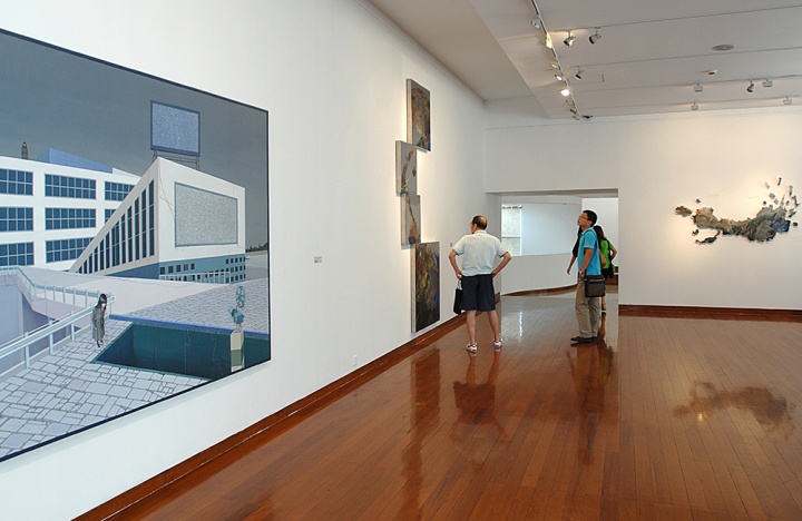 2012年，盛葳作为策展人之一参与策划“新视觉2012：全国九大美院优秀毕业生油画作品展”，何香凝美术馆
