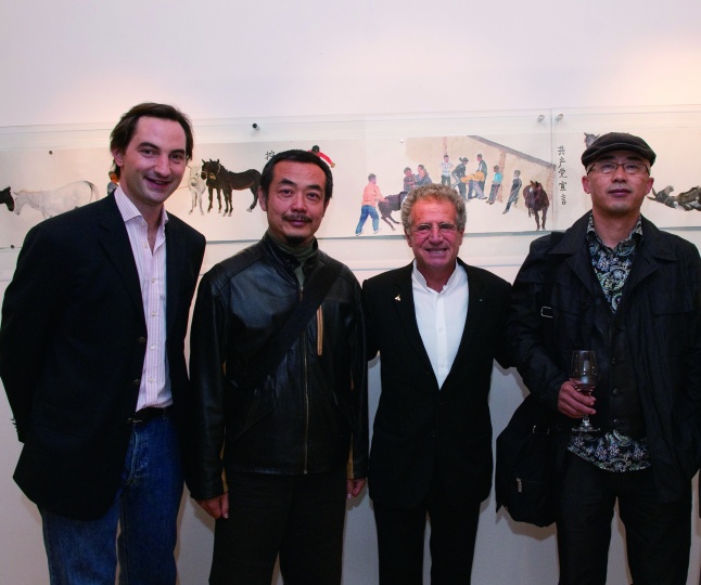 2009年10月29日,Hadrien、隋建国、Laurent Dassault、杨少斌在HDM画廊第一个开幕展现场
2009年10月29日,Hadrien、隋建国、Laurent Dassault、杨少斌在HDM画廊第一个开幕展现场