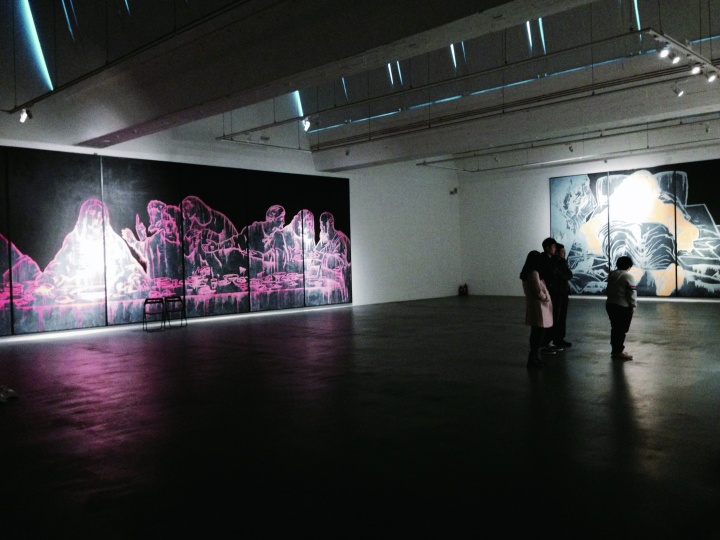 2014年11月，泉空间展出了王广义全新个展“偶像的底片”，将目光投向了对当代艺术家新创作的思考
