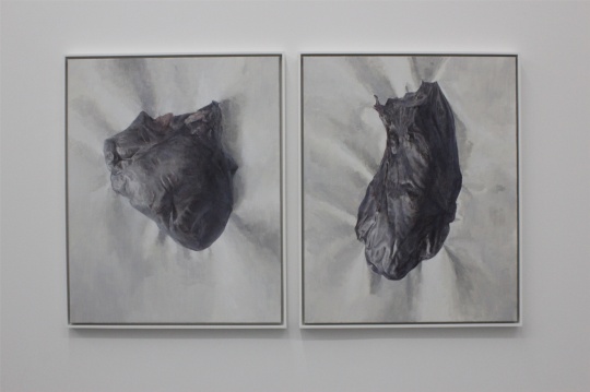 观展终点,两件与小展厅中作品“气质”不同的作品,像是肝脏器官
观展终点,两件与小展厅中作品“气质”不同的作品,像是肝脏器官