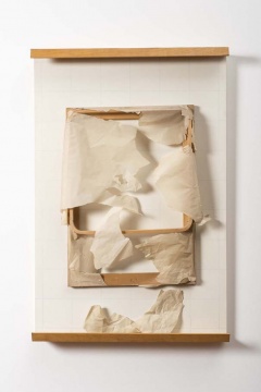 Schermo carta rotto(Broken paper screen) 1958 / 1989 Wood, paper, plaster and glass 96 x 65 x 8 cm / 37 3/4 x 25 5/8 x 3 1/8 in 

Photo: Giorgio Benni

© Estate of Fabio Mauri Courtesy Estate of Fabio Mauri and Hauser & Wirth
