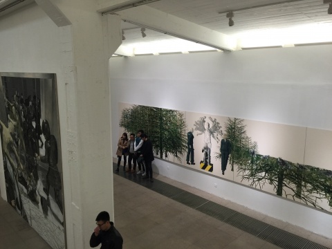 白盒子艺术馆足够大的空间来展示此次缪晓春尺幅巨大的作品
白盒子艺术馆足够大的空间来展示此次缪晓春尺幅巨大的作品