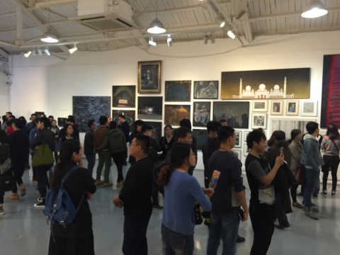 这既是作品“密度极大”的一场展览,又是观众“密度极大”的一场展览
这既是作品“密度极大”的一场展览,又是观众“密度极大”的一场展览