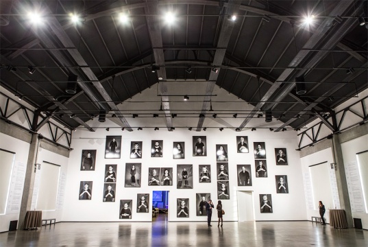 Shirin Neshat, The Home of My Eyes, 2015, Installation image, YARAT Contemporary Art Centre, Baku, Photo Rauf Askyarov, Courtesy YARAT
Shirin Neshat, The Home of My Eyes, 2015, Installation image, YARAT Contemporary Art Centre, Baku, Photo Rauf Askyarov, Courtesy YARAT