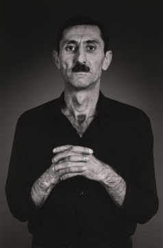 Shirin Neshat, Agayar, from The Home of My Eyes series, 2014-2015. Copyright Shirin Neshat, Courtesy of the artist and Gladstone Gallery, New York and Brussels.
Shirin Neshat, Agayar, from The Home of My Eyes series, 2014-2015. Copyright Shirin Neshat, Courtesy of the artist and Gladstone Gallery, New York and Brussels.