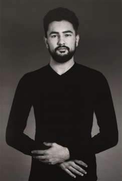 Shirin Neshat, Akram, from The Home of My Eyes series, 2014-2015. Copyright Shirin Neshat, Courtesy of the artist and Gladstone Gallery, New York and Brussels.
Shirin Neshat, Akram, from The Home of My Eyes series, 2014-2015. Copyright Shirin Neshat, Courtesy of the artist and Gladstone Gallery, New York and Brussels.