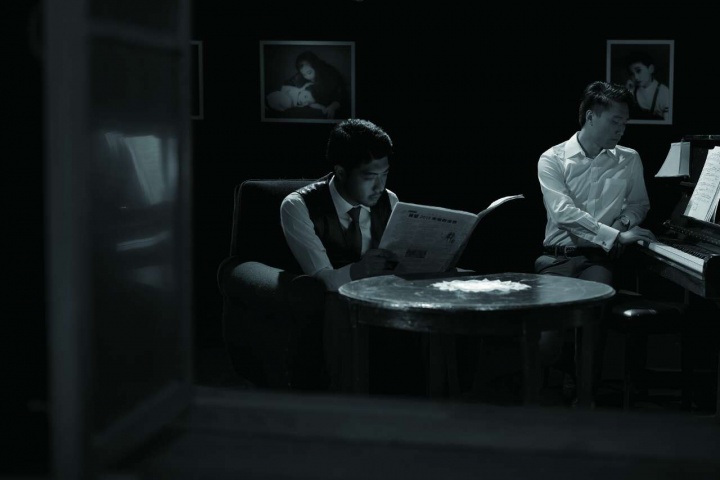 2015年光映现场 麦勒画廊参展艺术家鄢醒作品《艺术,太艺术的》(图片由艺术家及画廊提供)
2015年光映现场 麦勒画廊参展艺术家鄢醒作品《艺术,太艺术的》(图片由艺术家及画廊提供)