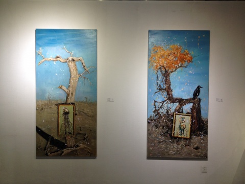 《历史备忘录系列1、2》 200×95cm×2 布面油画 2010年
《历史备忘录系列1、2》 200×95cm×2 布面油画 2010年