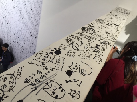 涂鸦区,有块白色的墙面就是画布
涂鸦区,有块白色的墙面就是画布