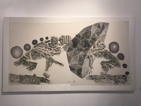 纸本作品,以拓印陵墓石刻为研究对象,在此基础上对空间做公式化的研究
纸本作品,以拓印陵墓石刻为研究对象,在此基础上对空间做公式化的研究