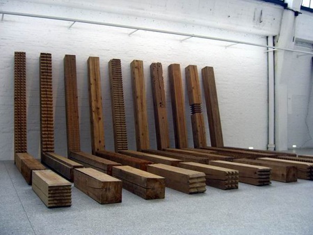 小清水渐 《从表面到表面》,木方料, 1971年(2007年再制作),©小清水渐 小清水渐 《从表面到表面》,木方料, 1971年(2007年再制作),©小清水渐