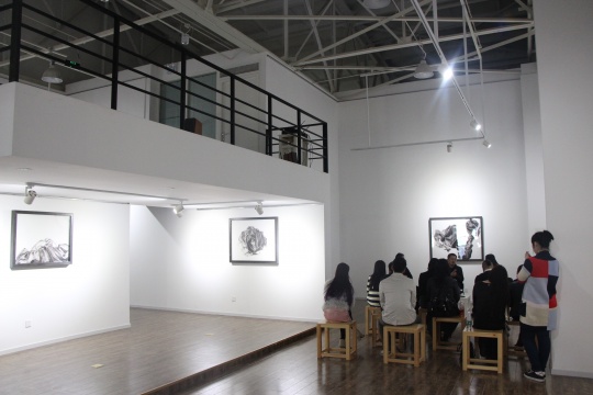 展览开幕式前的讲座
展览开幕式前的讲座