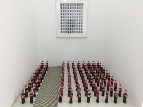 李蒙远+老驴作品《100瓶热可乐》

