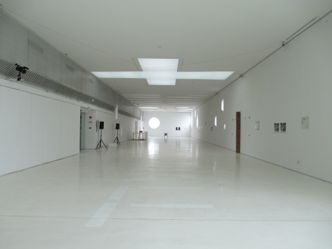 展厅内似乎“ 空无一物”
展厅内似乎“ 空无一物”