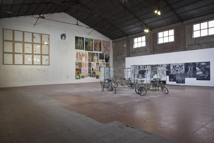 2014年3月,“春分——烟囱&温凌双个展”展览现场
2014年3月,“春分——烟囱&温凌双个展”展览现场