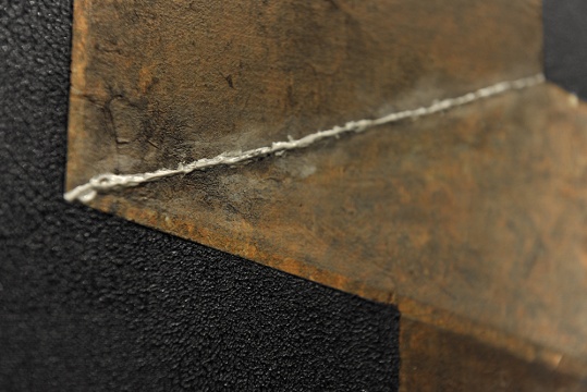 付帅《连体孪生》局部 60×80cm 综合材料 2014 b.1985 毕业于天津美院综合艺术系
付帅《连体孪生》局部 60×80cm 综合材料 2014 b.1985 毕业于天津美院综合艺术系