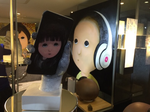 参展画廊开辟着每一个空间的可用性
参展画廊开辟着每一个空间的可用性