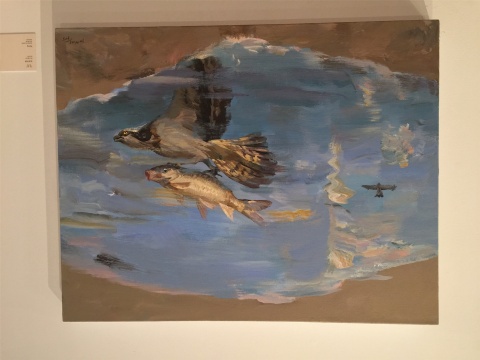 2015年作品《飞行》，飞鸟与鱼倒置的方式出现在画面中，以此隐喻为依托，象征多元物种尤其人类的生存处境
