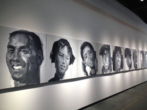 “时代刃”章节中的舒群作品《单色工农兵系列》 120×120cm×10 布面丙烯 2010 “时代刃”章节中的舒群作品《单色工农兵系列》 120×120cm×10 布面丙烯 2010