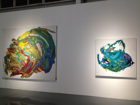 “皮上色”章节中的卢征远作品《无题》 350×250cm、200×200cm 布面油画 2010.2009 “皮上色”章节中的卢征远作品《无题》 350×250cm、200×200cm 布面油画 2010.2009