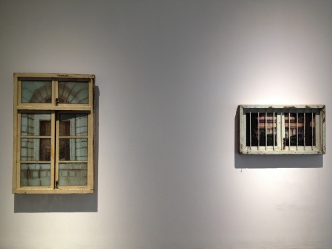 “缝中针”章节中的李青作品《窗棂诗稿》、《邻窗·英伦风》 2013