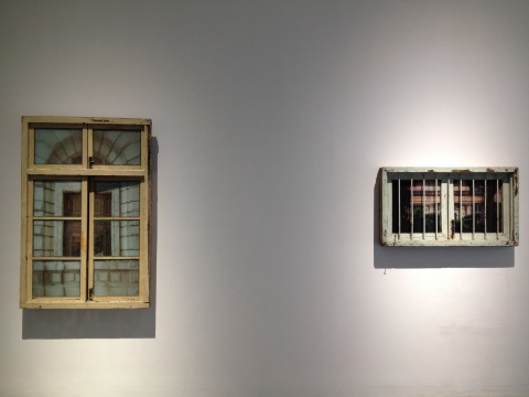 “缝中针”章节中的李青作品《窗棂诗稿》、《邻窗·英伦风》 2013 “缝中针”章节中的李青作品《窗棂诗稿》、《邻窗·英伦风》 2013