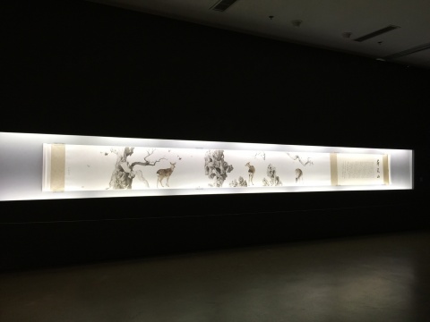 秦艾 《寻花山》 设色纸本 67 × 647cm 2015
秦艾 《寻花山》 设色纸本 67 × 647cm 2015