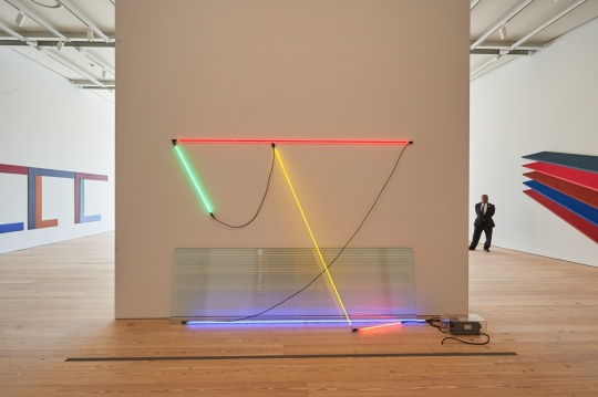 Keith Sonnier作品《Ba-O-Ba, Number 3》photographs: Tim Knox
Keith Sonnier作品《Ba-O-Ba, Number 3》photographs: Tim Knox