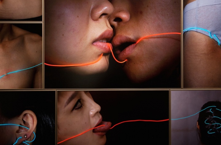 《我静静地等待光从身体穿过》(局部),摄影装置,2014年 ©胡为一
《我静静地等待光从身体穿过》(局部),摄影装置,2014年 ©胡为一