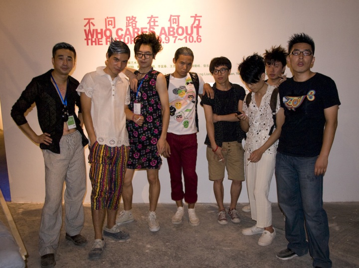 2009年,上海M50,双飞个展“不问路在何方”现场
2009年,上海M50,双飞个展“不问路在何方”现场